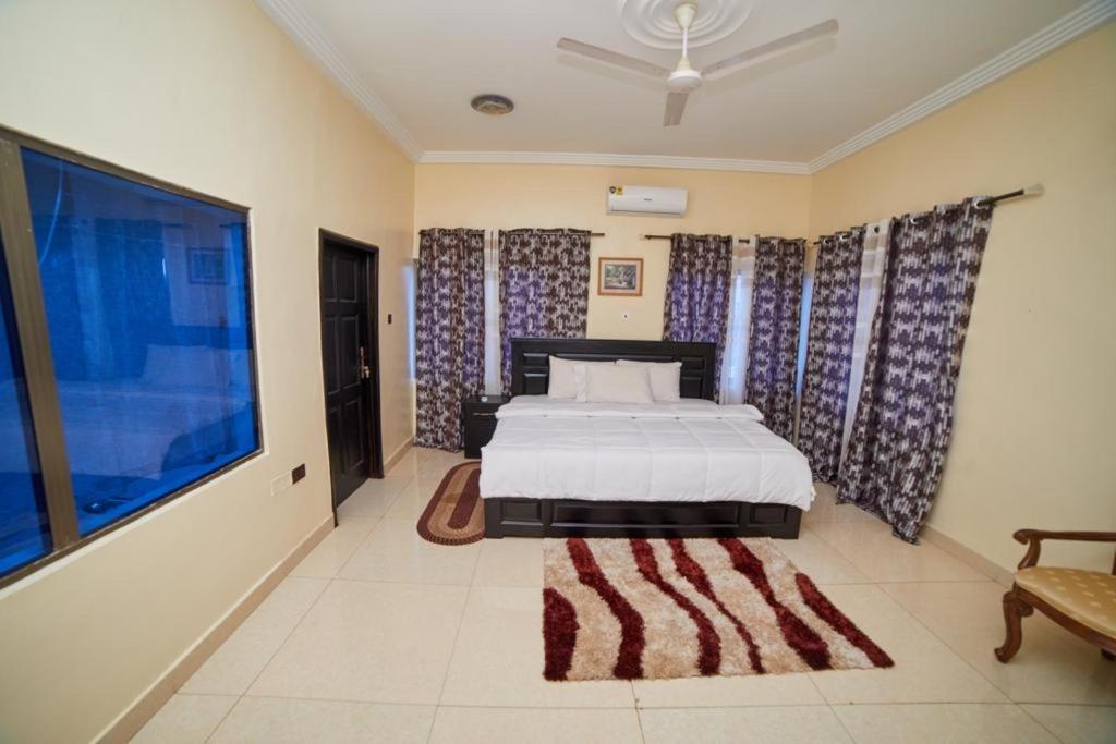 Afranasa Inn Tema Exterior photo